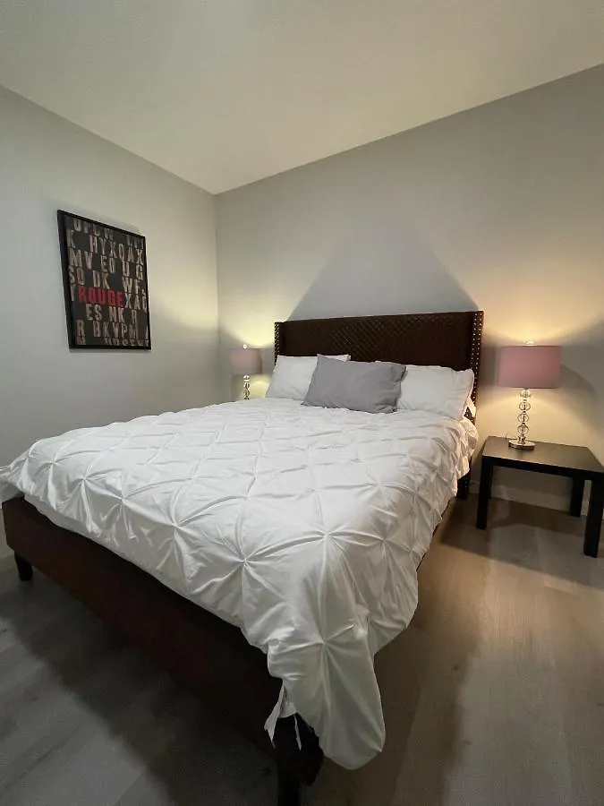Guest house Private Cozy Secondary Suite, 2 Bedrooms, Separate Entrance Calgary Canada