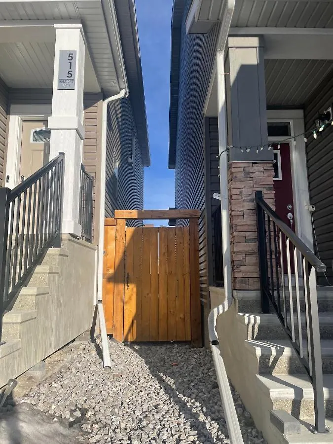 Private Cozy Secondary Suite, 2 Bedrooms, Separate Entrance Calgary