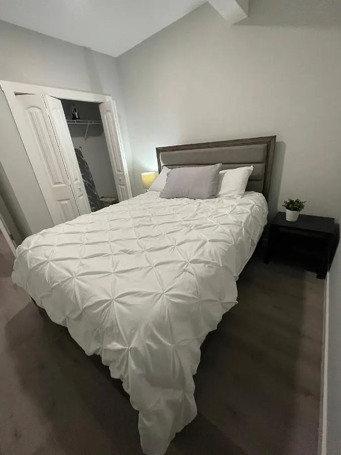 Private Cozy Secondary Suite, 2 Bedrooms, Separate Entrance Calgary Canada
