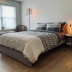 https://300-spacious-apt-304-perfect-location-parking.halifax-hotels.org